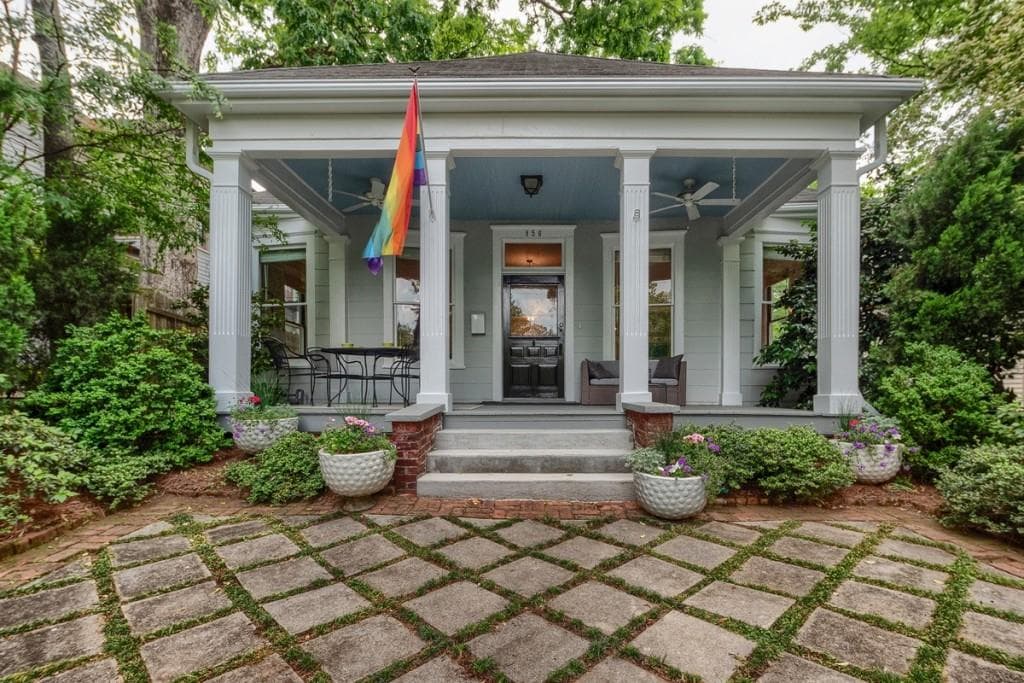 3 bedroom, 1,645 sq ft single family residence sold at 956 Myrtle Street, Atlanta, GA 30309