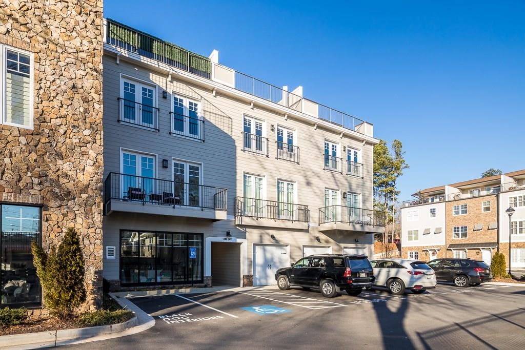 2 bedroom, 1,386 sq ft condominium sold at 205 Canton Way, Roswell, GA 30075
