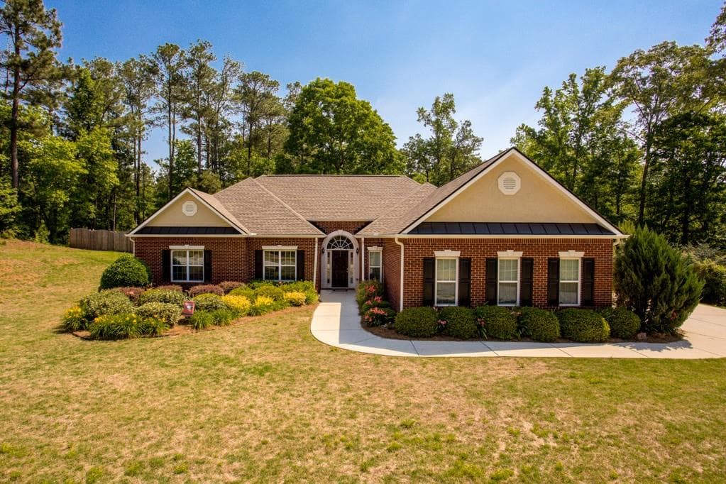 3 bedroom, 3,106 sq ft single family residence sold at 15 Stewart Glen Drive, Covington, GA 30014