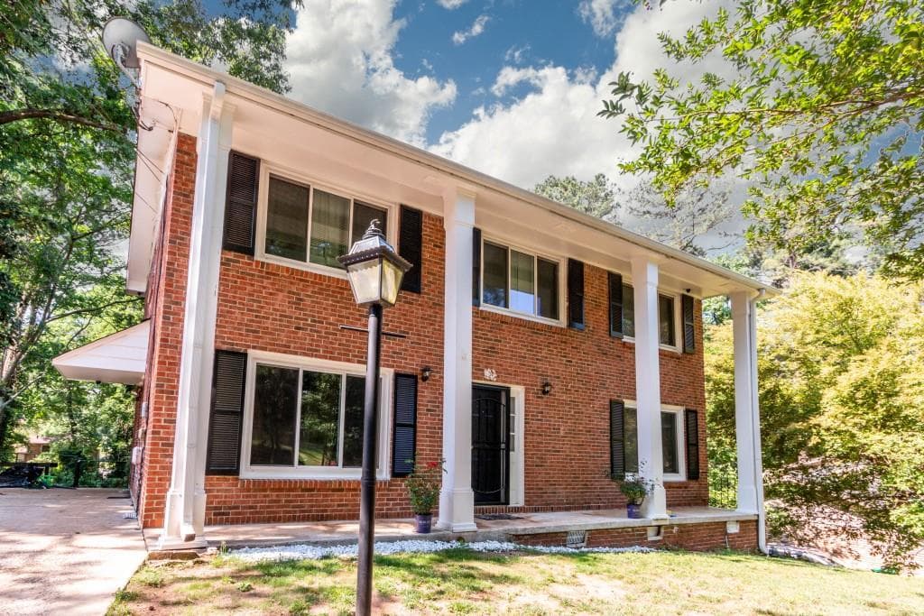 4 bedroom, 2,052 sq ft single family residence sold at 4028 Brookcrest Circle, Decatur, GA 30032