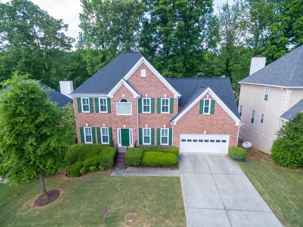 4 bedroom, 2,599 sq ft single family residence sold at 1485 Oglethorpe Run Lane, Suwanee, GA 30024