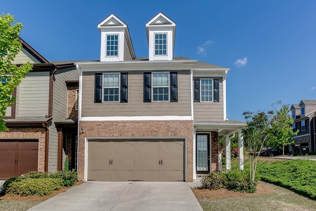 3 bedroom, 1,984 sq ft townhouse sold at 2720 Sardis Chase Court, Buford, GA 30519