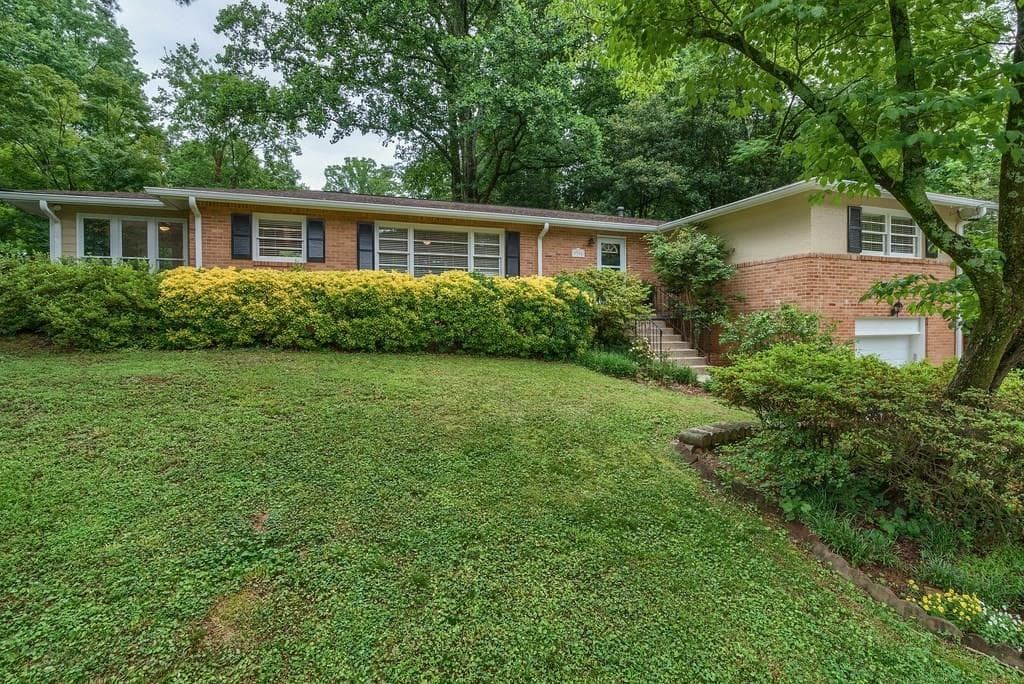 3 bedroom, 1,466 sq ft single family residence sold at 3795 Longview Drive, Atlanta, GA 30341