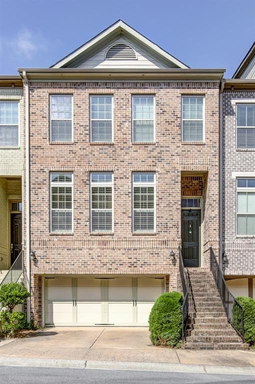 3 bedroom, 2,601 sq ft townhouse sold at 2090 Silas Way, Atlanta, GA 30318
