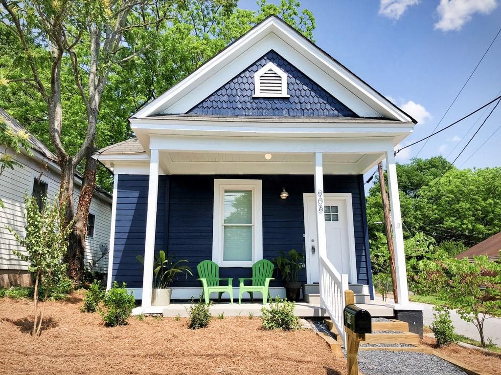 3 bedroom, 1,400 sq ft single family residence sold at 906 Allene Avenue, Atlanta, GA 30310