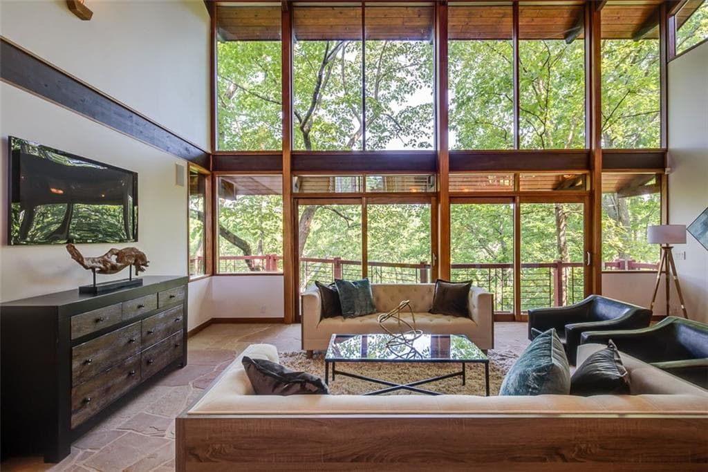 6 bedroom single family residence sold at 85 Grogans Landing, Sandy Springs, GA 30350