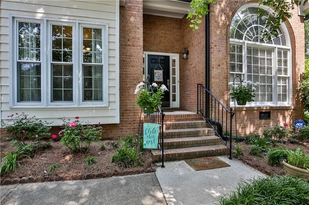 4 bedroom, 2,211 sq ft single family residence sold at 1774 Waterton Trail, Grayson, GA 30017