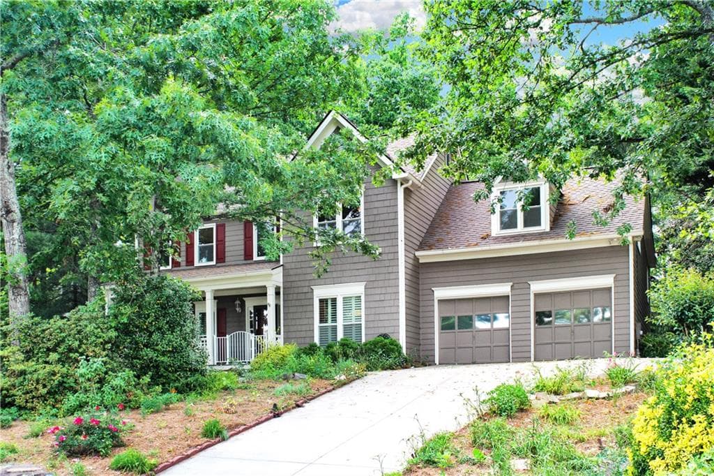 4 bedroom, 2,830 sq ft single family residence sold at 4825 Chesterfield Court, Suwanee, GA 30024