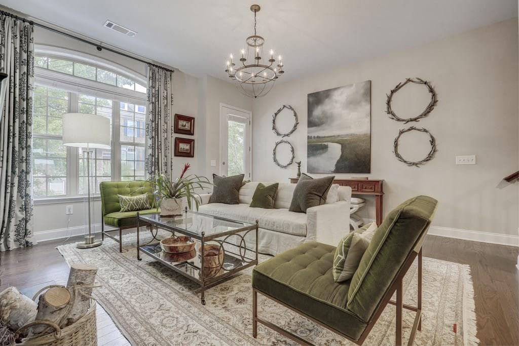 1652 Sabastian Point, Atlanta, GA 30329 — most recent listing photo