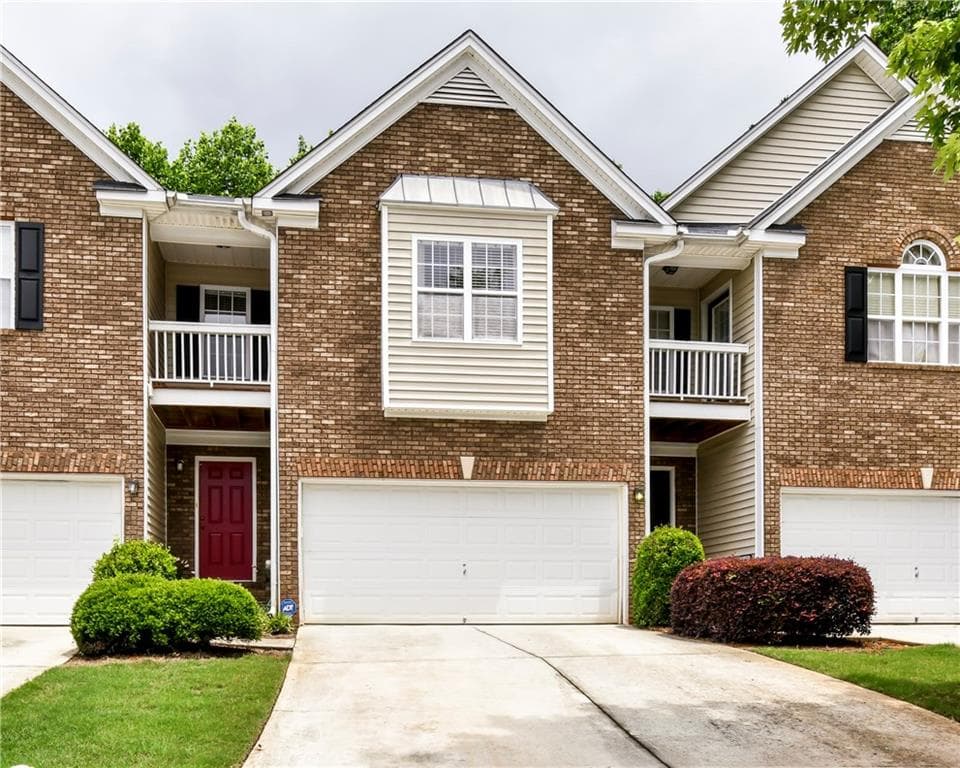 3 bedroom, 1,822 sq ft townhouse sold at 2024 Manhattan Parkway, Decatur, GA 30035