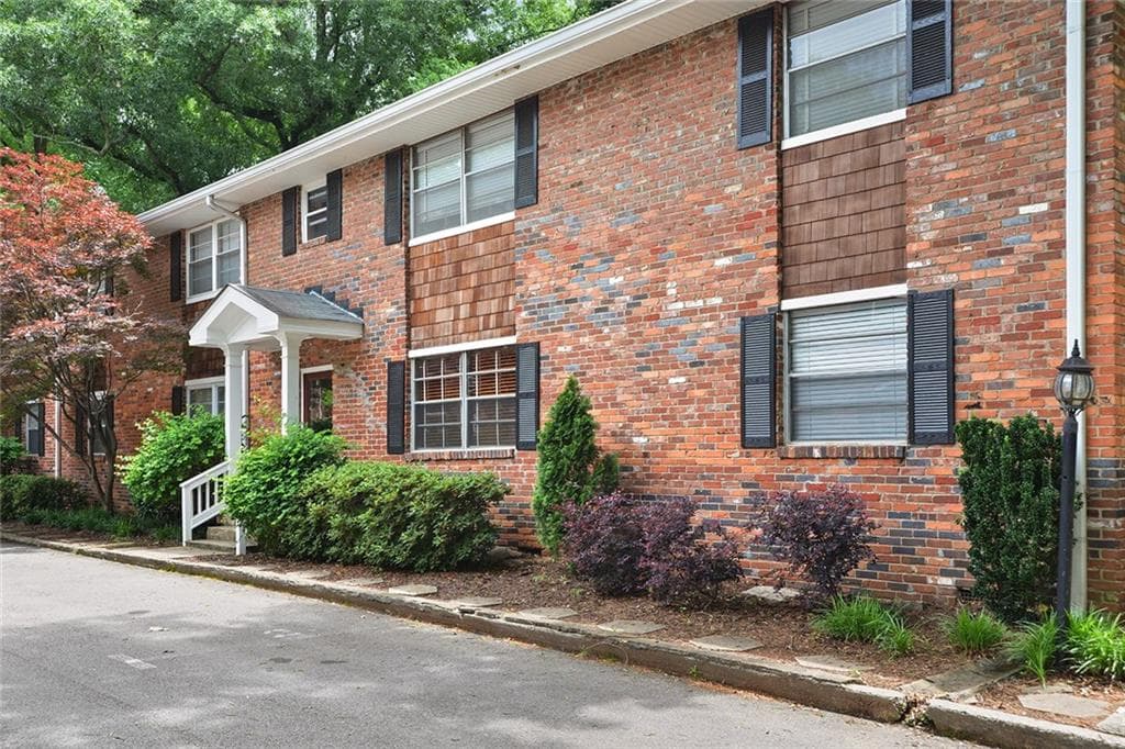 2 bedroom, 816 sq ft condominium sold at 819 Durant Place 4, Atlanta, GA 30308