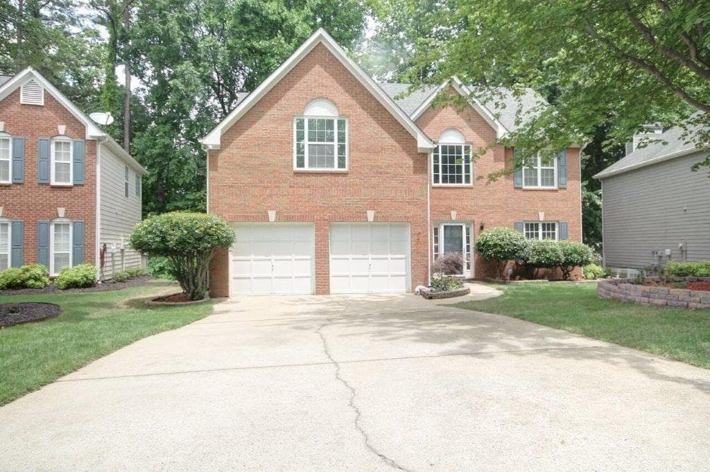 4 bedroom, 2,415 sq ft single family residence sold at 3952 Lullwater Main, Kennesaw, GA 30144