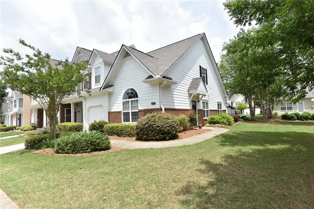 3 bedroom, 1,630 sq ft condominium sold at 2381 Suwanee Pointe Drive, Lawrenceville, GA 30043