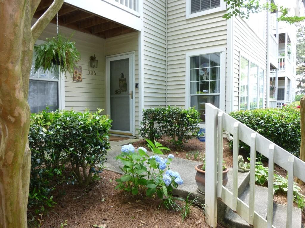 306 Gettysburg Place, Sandy Springs, GA 30350 — most recent listing photo