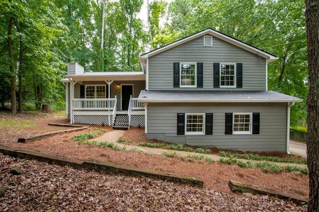 5 bedroom, 2,324 sq ft single family residence sold at 166 Blackhawk Trail, Dallas, GA 30157