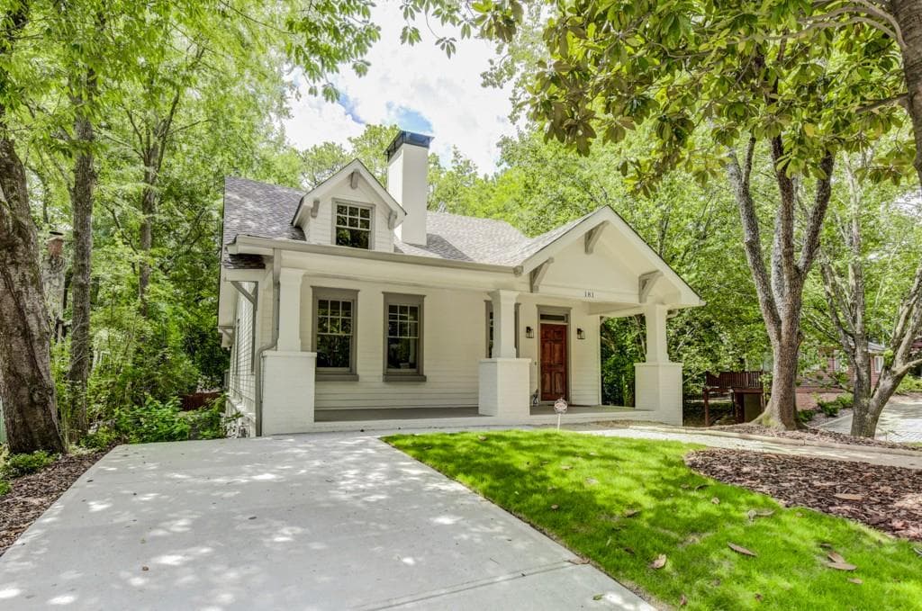 5 bedroom, 2,824 sq ft single family residence sold at 181 Springdale Drive, Atlanta, GA 30305
