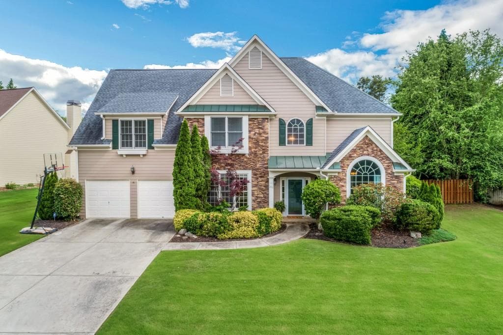 4 bedroom, 2,826 sq ft single family residence sold at 235 Westbury Lane, Alpharetta, GA 30005