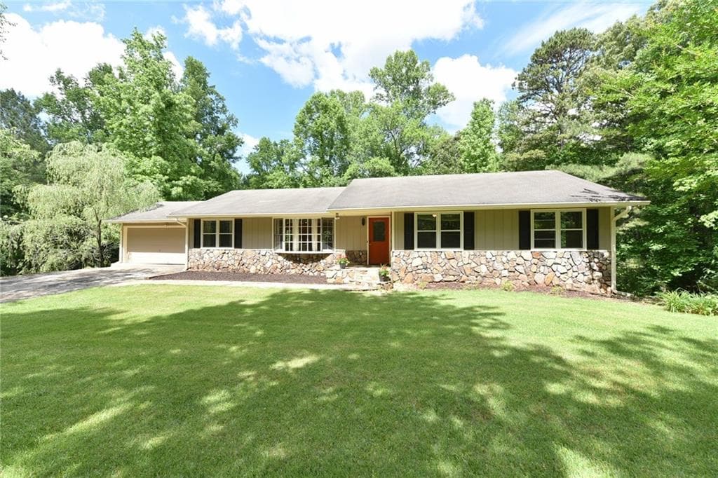 3 bedroom, 1,637 sq ft single family residence sold at 8010 Holyoke Road, Cumming, GA 30040