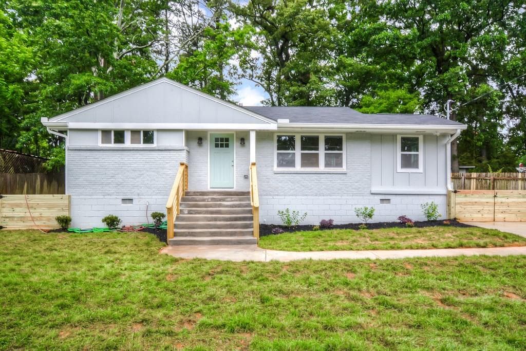 3 bedroom, 1,624 sq ft single family residence sold at 1151 Oakview Drive, Smyrna, GA 30080