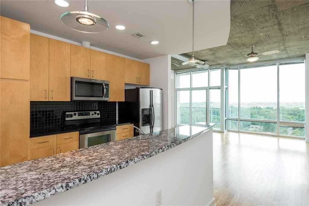 1 bedroom, 703 sq ft condominium sold at 923 Peachtree Street 1237, Atlanta, GA 30309