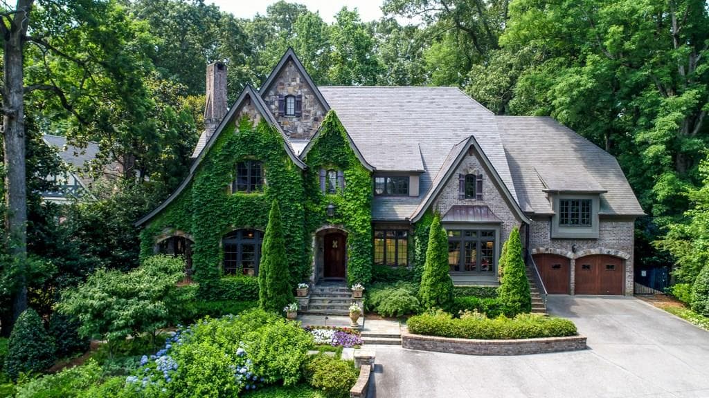4 bedroom, 5,500 sq ft single family residence sold at 1193 Bellaire Drive, Atlanta, GA 30319