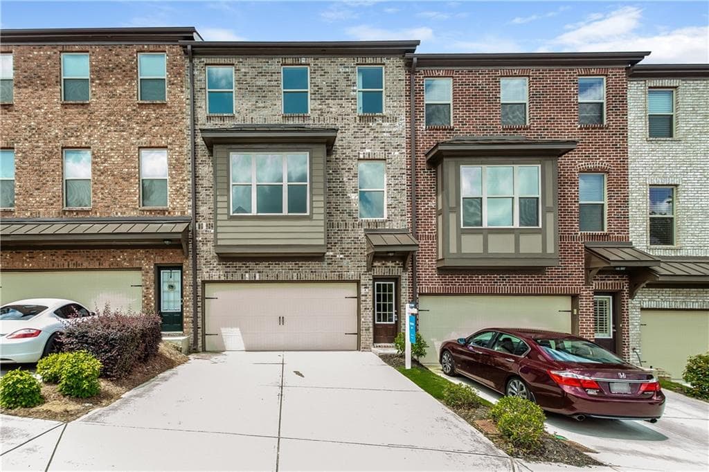 3 bedroom, 2,458 sq ft townhouse sold at 2752 Laurel Valley Trail, Buford, GA 30519