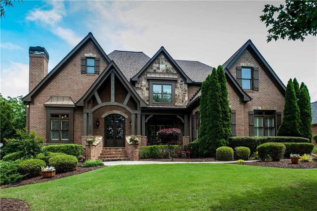 4 bedroom, 3,725 sq ft single family residence sold at 3521 Falls Branch Court, Buford, GA 30519