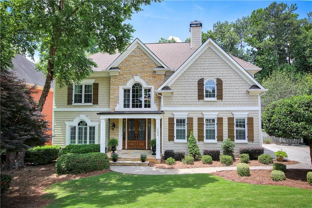 4 bedroom, 3,443 sq ft single family residence sold at 10390 Cranchester Way, Alpharetta, GA 30022