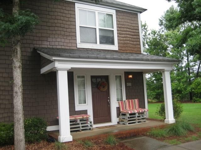 2 bedroom, 1,168 sq ft condominium sold at 1035 Barnett Shoals Road 433, Athens, GA 30605
