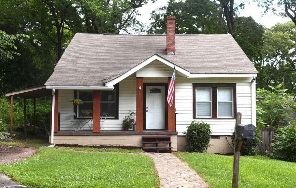 2 bedroom, 1,050 sq ft single family residence sold at 511 Walnut Street, Hapeville, GA 30354