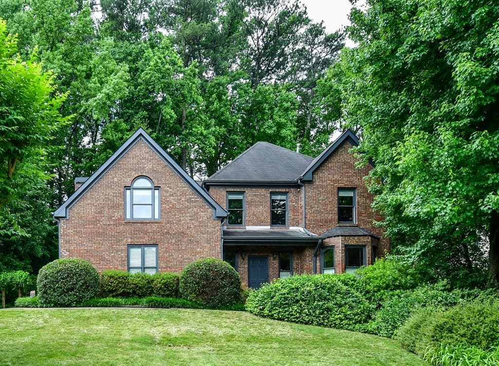 5 bedroom, 4,254 sq ft single family residence sold at 1129 Empire Road, Atlanta, GA 30329