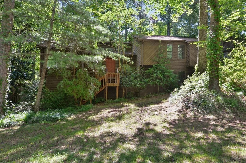 4 bedroom, 1,552 sq ft single family residence sold at 1722 Hickory Grove Trail, Acworth, GA 30102