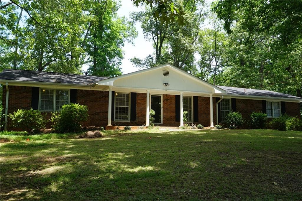 3 bedroom, 1,425 sq ft single family residence sold at 1162 Lanier Drive, Marietta, GA 30060
