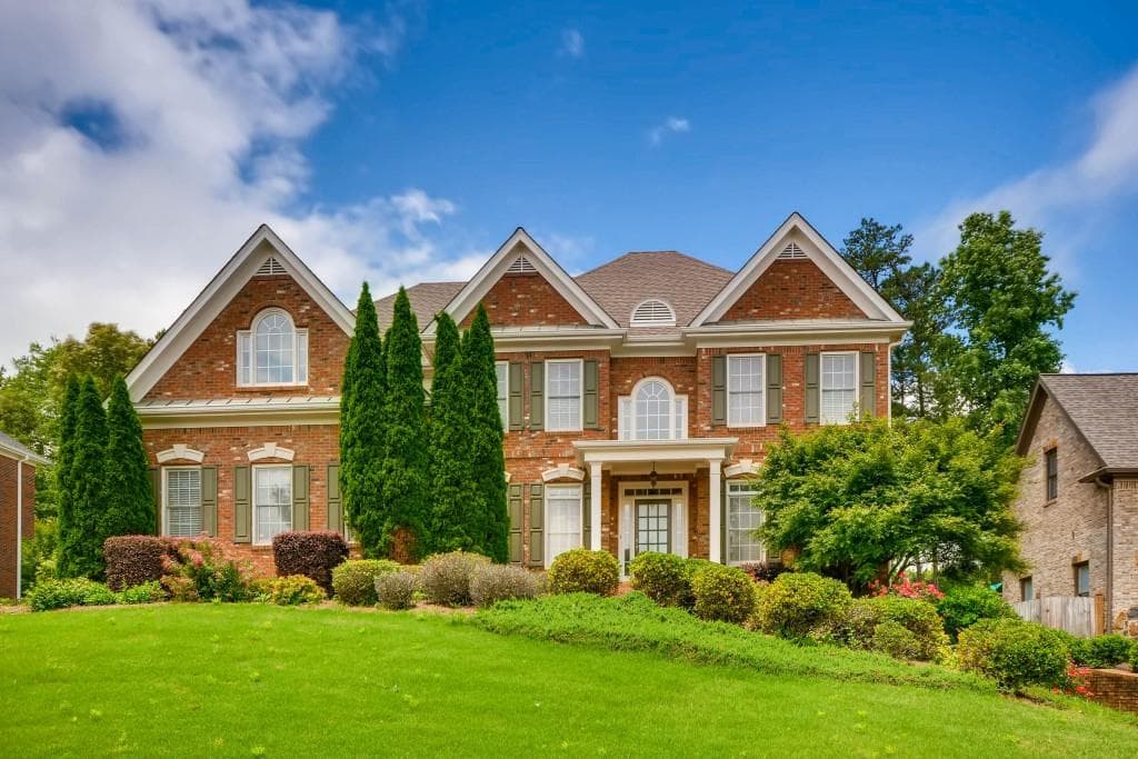 5 bedroom, 3,827 sq ft single family residence sold at 2668 Hidden Falls Drive, Buford, GA 30519