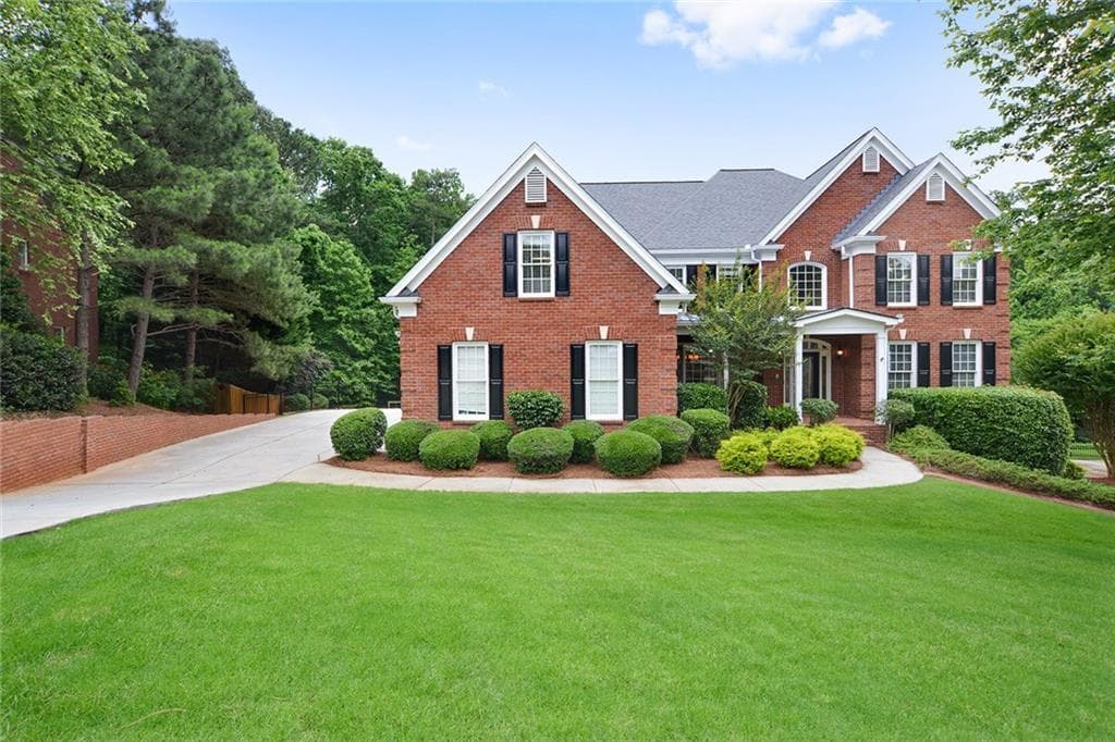 5 bedroom, 6,069 sq ft single family residence sold at 1130 Havenbrook Court, Suwanee, GA 30024