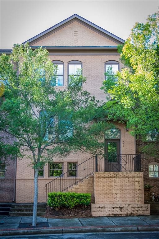 4 bedroom, 2,224 sq ft townhouse sold at 395 Suwanee Avenue, Suwanee, GA 30024