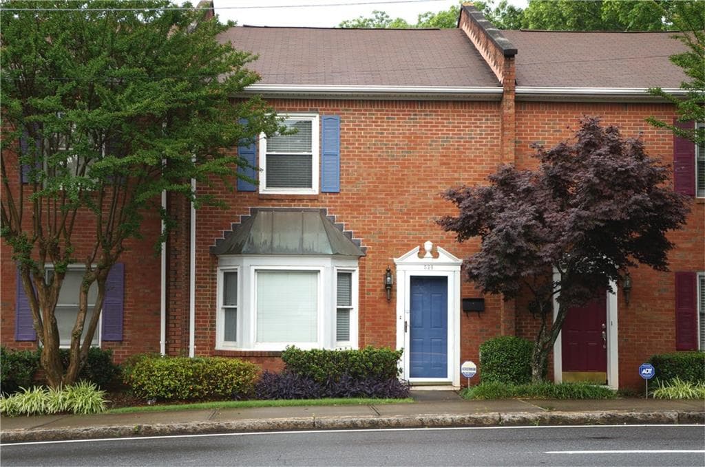 2 bedroom, 1,412 sq ft townhouse sold at 528 Commerce Drive, Decatur, GA 30030