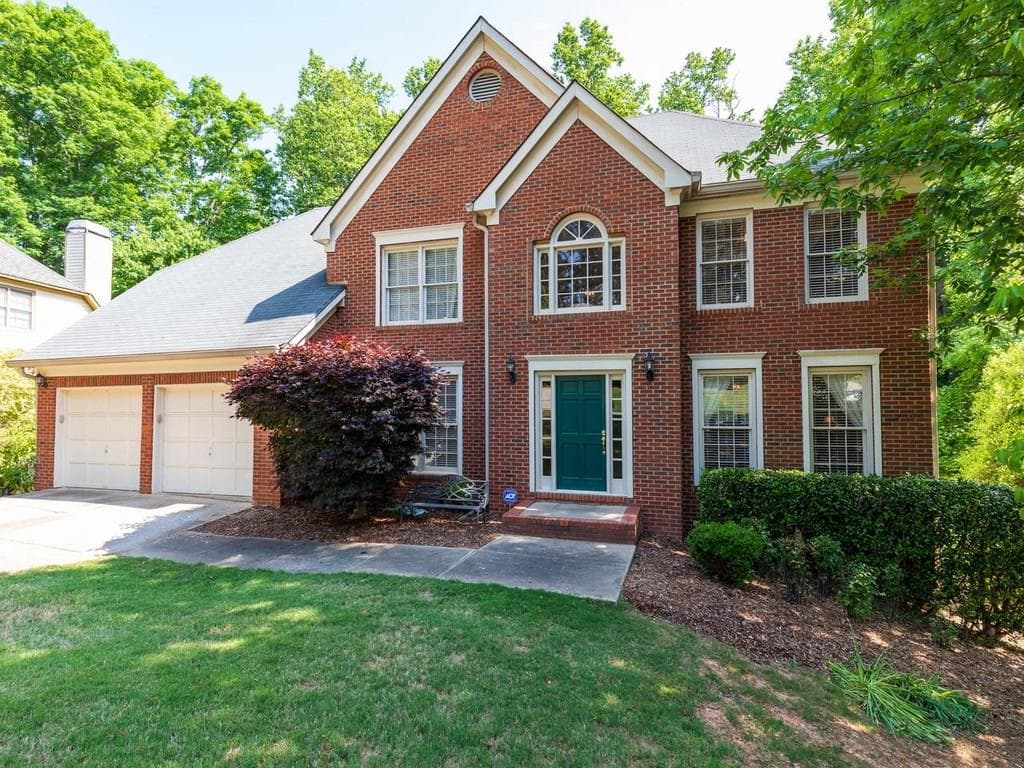 5 bedroom, 2,448 sq ft single family residence sold at 5300 N. Hillbrooke Trace, Alpharetta, GA 30005