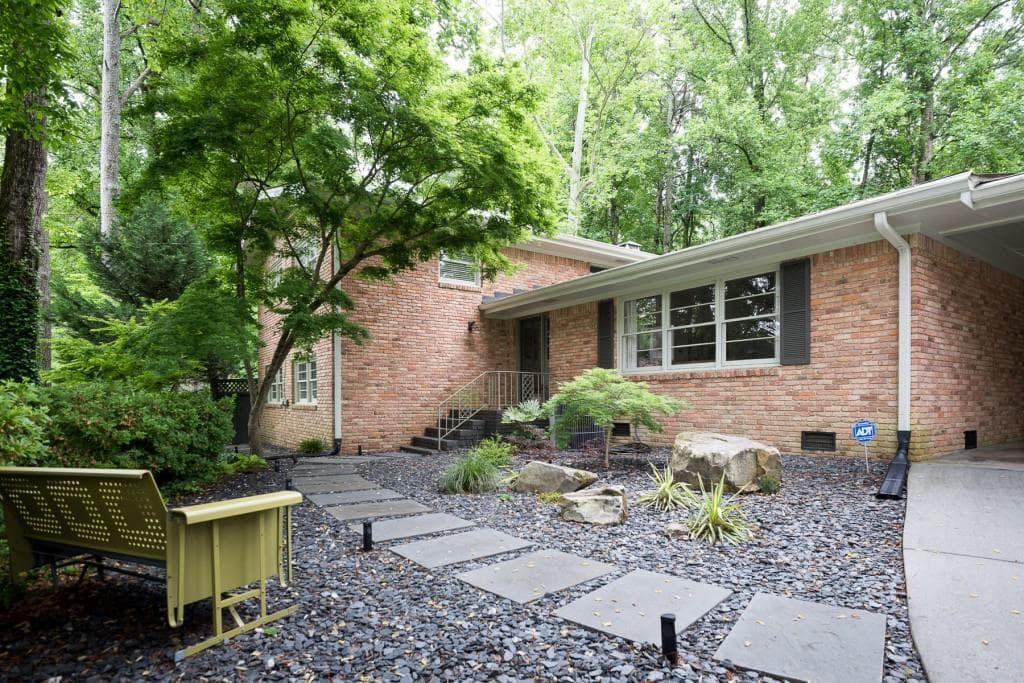 5 bedroom, 2,628 sq ft single family residence sold at 3263 Embry Hills Drive, Atlanta, GA 30341