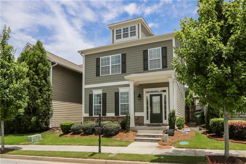 3 bedroom, 2,008 sq ft single family residence sold at 1719 Hollingsworth Boulevard, Atlanta, GA 30318