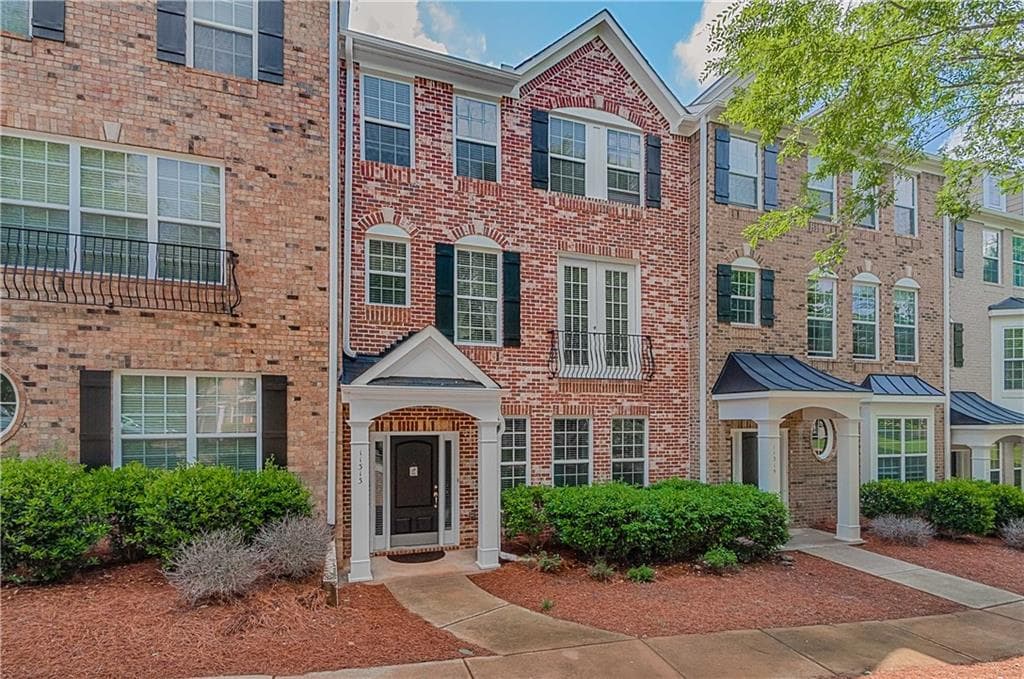 4 bedroom, 2,448 sq ft condominium sold at 11313 Musette Circle, Alpharetta, GA 30009