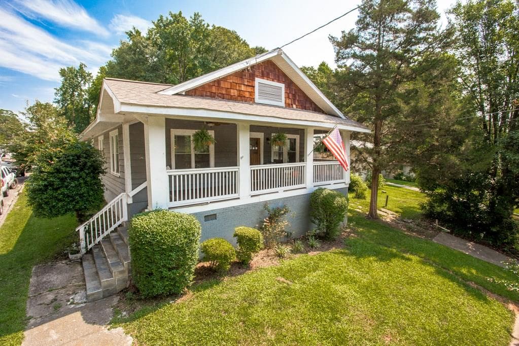 3 bedroom, 1,680 sq ft single family residence sold at 949 Mathews Street, Atlanta, GA 30310