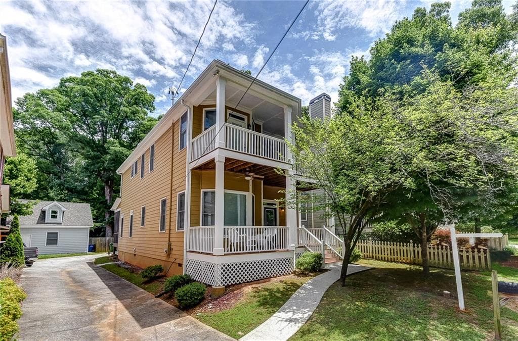 3 bedroom, 2,140 sq ft single family residence sold at 2281 Paul Avenue, Atlanta, GA 30318