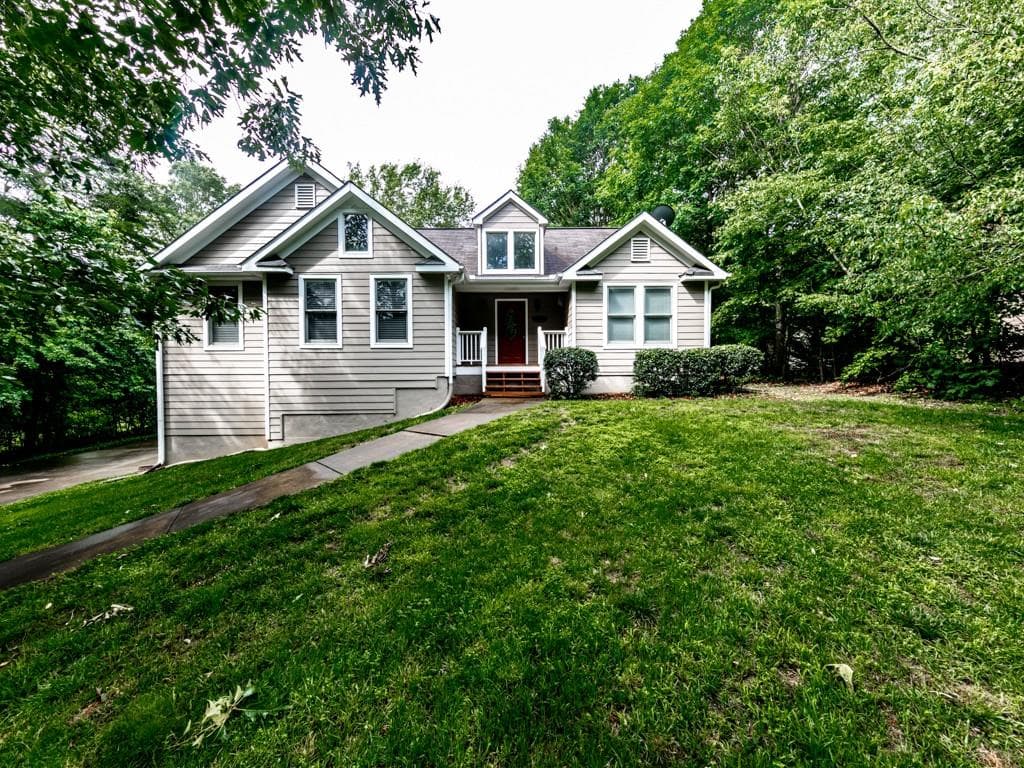 3 bedroom, 1,395 sq ft single family residence sold at 138 Smokestack Ridge, Fairmount, GA 30139