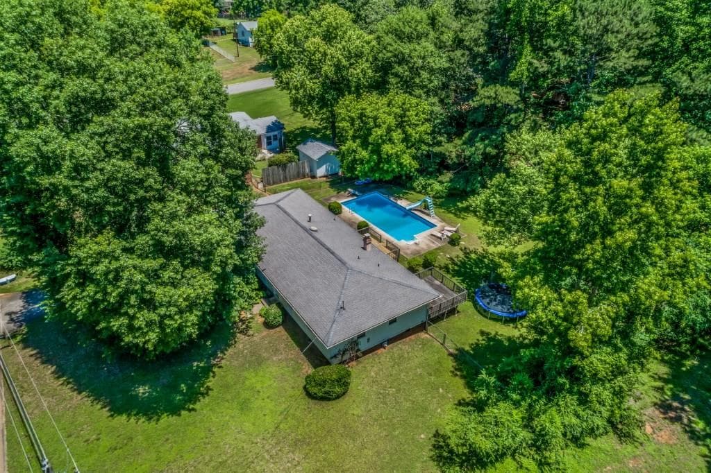 3 bedroom, 1,400 sq ft single family residence sold at 214 Stone Mill Lane, Marietta, GA 30064
