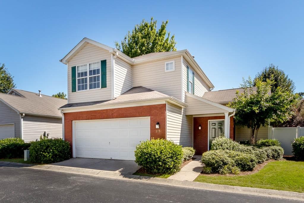 3 bedroom, 1,291 sq ft single family residence sold at 205 Harmony Court, Alpharetta, GA 30004
