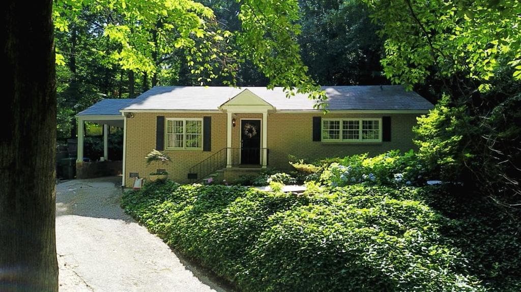 3 bedroom, 1,288 sq ft single family residence sold at 4037 Arden Way, Atlanta, GA 30342