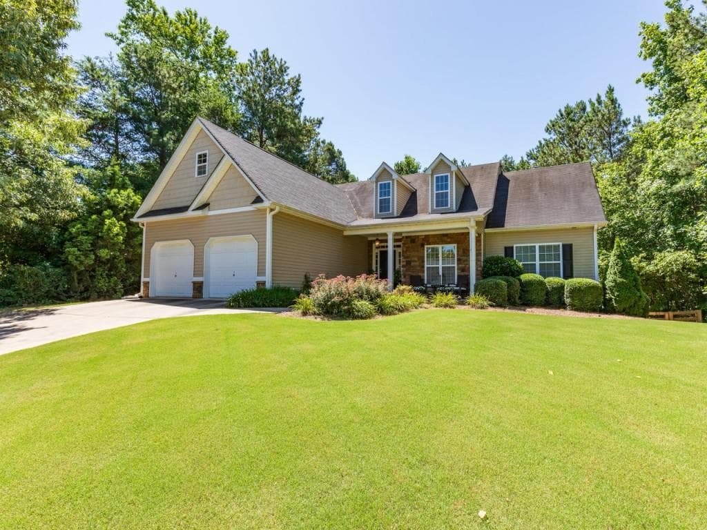 4 bedroom, 3,200 sq ft single family residence sold at 636 Forest Pine Drive, Ball Ground, GA 30107