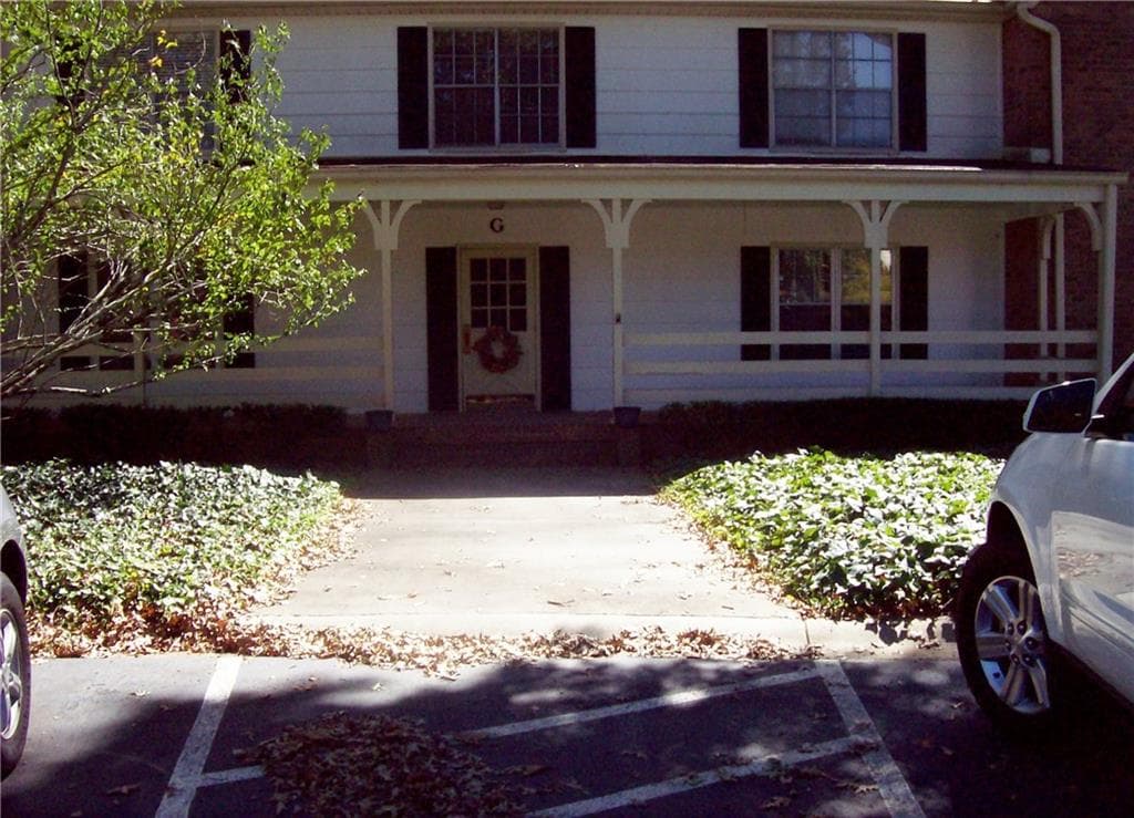 2 bedroom, 1,385 sq ft condominium sold at 3825 Lavista Road G-3, Tucker, GA 30084