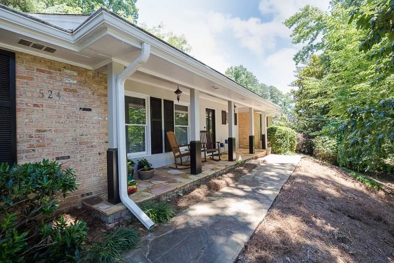 3 bedroom, 1,890 sq ft single family residence sold at 524 Colewood Way, Atlanta, GA 30328